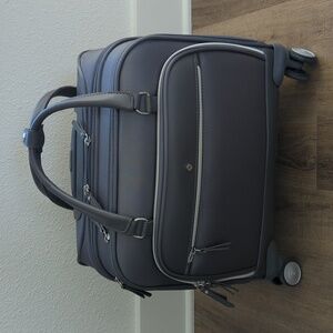 Samsonite Spinner Mobile Office